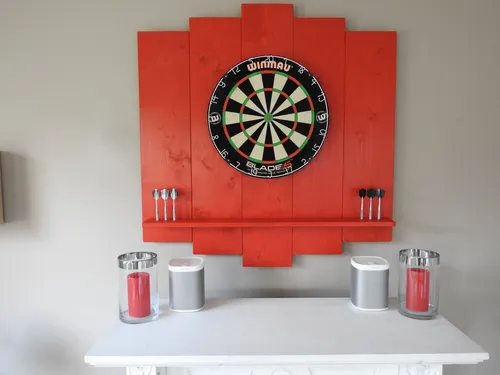 WDS Dartscheibe WOODEN Dartboard Surround, (Premium Dart-Wandschutz, Burned Look (Geflammt) oder Color Design), Optionaler Tablet-Halter