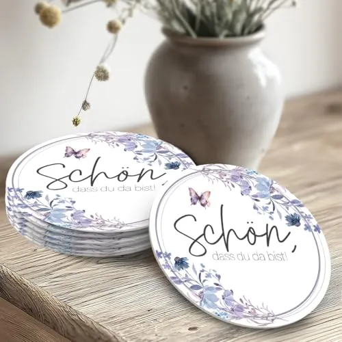 Produktbild Bierdeckel rund 'Schön, DASS du da bist' – floral Schmetterling fliederblau – Vintage Tischdeko & Gastgeschenk Hochzeit – stilvoller Untersetzer – 50 Stück – Funke & Brand 50