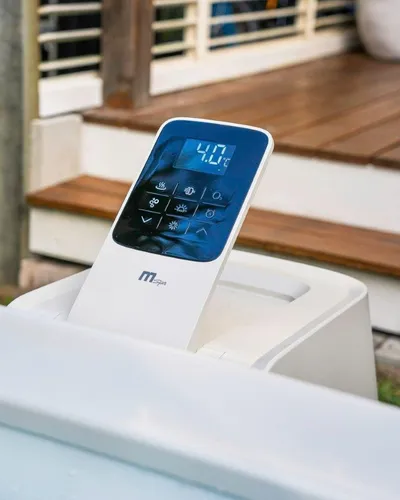 Purehaven MSpa Whirlpool Oslo Saphire 2025 – Aufblasbarer Outdoor-Whirlpool für 6 Personen - Erleben Sie Entspannung pur mit dem MSpa Oslo Saphire Whirlpool. Platz für bis zu 6 Personen, 120 Luft- und 8 Massagedüsen. Ideal für gesellige Abende. Steuerung per App und LCD-Panel. Robust und ganzjährig nutzbar.