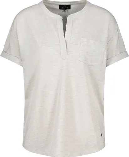 Modisches Kurzarmshirt MONARI für Damen in warm sand - Elegantes Damen-Kurzarmshirt von Monari mit V-Ausschnitt und überlappenden Schulterpartien. Der weiche Jersey sorgt für hohen Tragekomfort - ideal für modische Outfits.