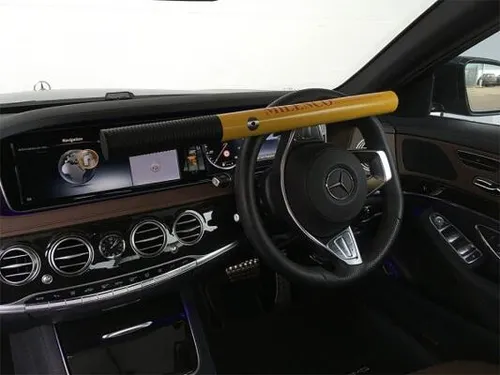 Milenco Lenkradschloss, Gelb - Wegfahrsperren mit extrem hoher Sicherheit, übertrifft den Secure Gold Standard und bietet schnellen Einbau in Sekunden. Inklusive 3 Hochsicherheitsschlüsseln für maximalen Schutz.