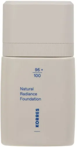 Korres Natural Radiance Foundation Tan 03 - 30 ml - Make-up für einen natürlichen Glow, mit feuchtigkeitsspendender Formel und mittlerer Deckkraft für einen ebenmäßigen Teint. Angereichert mit Pfingstrosenextrakt und Hyaluronsäure.