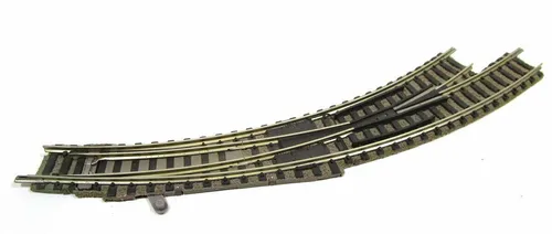 Fleischmann Spur N 9168 Bogenweiche links - Gleismaterial: Bogenweiche links im Maßstab 1:160, ideal für flexible Gleisgestaltung in Modellbahnanlagen.