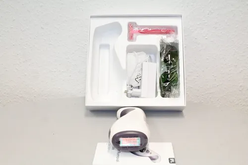 Remington Haartrockner Ionen D5707 - Stylingbürsten mit 2200W Leistung, 3 Aufsätzen für vielseitiges Styling und 90% mehr Ionen für weniger Frizz und mehr Glanz.