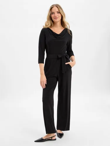 s.Oliver BLACK LABEL Regular Fit Jumpsuit mit Wasserfall-Ausschnitt - Eleganter Jumpsuit in Schwarz, Regular Fit mit fließendem Schnitt und Wasserfall-Ausschnitt. Ideal für besondere Anlässe, inklusive seitlicher Taschen und Bindegürtel für perfekten Sitz.