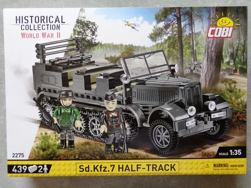 Cobi 2275 - SdKfz 7/1 8t Zugmaschine - Konstruktionsspielzeug für Kinder ab 8 Jahren, mit 439 Teilen und detailgetreuer Nachbildung eines Militärfahrzeugs aus dem Zweiten Weltkrieg.