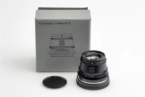 TTArtisan 1.4/35mm Objektiv für Leica L Mount APS-C - Hochwertiges 35mm Objektiv mit großer Blende von f/1.4, ideal für kreative Fotografie und beeindruckende Lichtstärke.