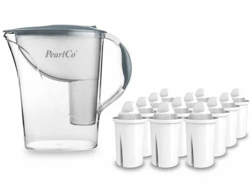PearlCo Wasserfilter Standard Grau mit 12 Filterkartuschen - Praktischer Wasserfilter mit 2,4 Liter Fassungsvermögen, inklusive 12 Filterkartuschen für bis zu 1.200 Liter gefiltertes Trinkwasser und ergonomischer Handhabung.
