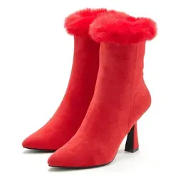 LASCANA Belle Affaire High-Heel-Stiefelette - Modische Damenstiefelette in Rot mit Fellimitat, ideal für trendbewusste Looks. Absatzhöhe 9cm und praktischer Reißverschluss für einfachen Einstieg.