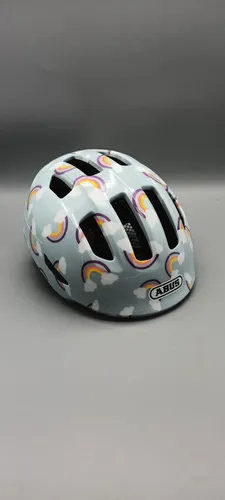 ABUS Kinderhelm Smiley 3.0 LED - Sicherer Fahrradhelm mit Licht für Kinder - Fahrradhelme mit LED-Rücklicht für optimale Sichtbarkeit und Sicherheit. Tiefe Passform und Platz für Zopf, ideal für kleine Radfahrer.