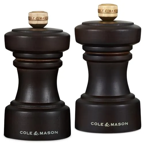 Cole & Mason H233056 Hoxton Salz- und Pfeffermühlen-Set aus Schokoladenholz, Präzisions+Carbon/Keramik-Mechanismen, Salz- und Pfeffermühlen mit verstellbarem Mahlwerk, Buchenholz, 104 mm, Geschenkset