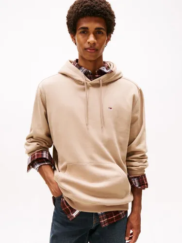 Tommy Jeans Sweatshirt TJM REG S FLAG HOODIE - Herren-Sweatshirt in Coastal Taupe mit besticktem Markenlogo auf Brusthöhe, ideal für einen lässigen Look und bequemes Tragen dank hochwertiger Baumwollmischung.