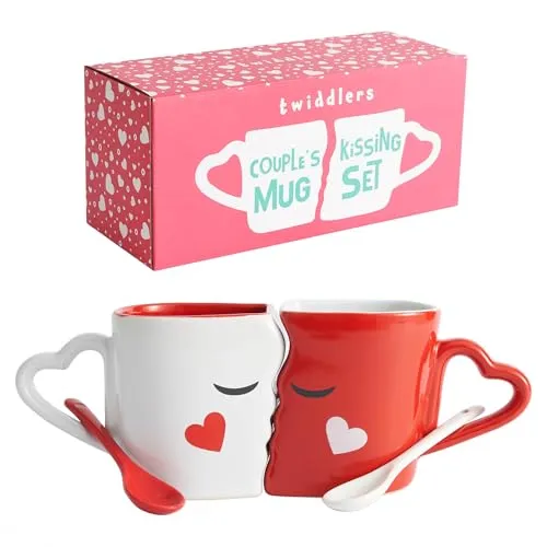 THE TWIDDLERS Küssende Tassen Set, Kaffeetassen mit Löffeln & Geschenkbox - Brautpaar Ehemann Ehefrau Freund Freundin Paare - Lustiges Geschenk für Valentinstag