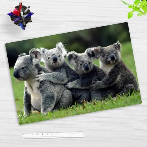 cover-your-desk.de Schreibtischunterlage abwaschbar - Koala Familie - Schreibunterlagen aus hochwertigem, abwaschbarem Vinyl mit rutschhemmender Unterseite – ideal für Schulkinder und Studenten, schützt vor Verschmutzungen.