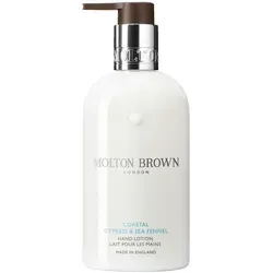 Molton Brown Coastal Cypress & Sea Fennel Hand Lotion 300 ml - Handpflege mit erfrischendem Duft, spendet intensive Feuchtigkeit und schützt die Haut vor Umwelteinflüssen. Ideal für geschmeidige Hände, besonders in der kalten Jahreszeit.