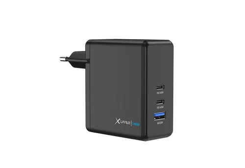 XLAYER 140W Power Charger schwarz - Notebook-Netzteil mit 140W Leistung, 3 Ports (2x USB-C, 1x USB-A) und GaN-Technologie für effizientes, gleichzeitiges Laden mehrerer Geräte.