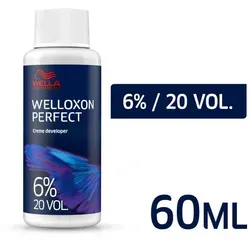 Wella Professionals Welloxon Perfect 6% 60ml – Entwickler für Haarfarben - Wella Welloxon Perfect 6% 60ml – Der ideale Partner für brillante Farbergebnisse. Mit cremiger Konsistenz für einfaches Mischen und präzises Auftragen. Perfekt für professionelle Farbtechniken und hervorragende Haftung bei Strähnen.