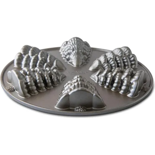 Nordic Ware Kuchenform, 2,5 Tassen, silberfarben - Kuchenform aus Aluminiumguss für gleichmäßiges Erhitzen, ideal für festliche Desserts und Lebkuchenhäuser. Hergestellt in den USA, sorgt für hervorragende Backergebnisse.