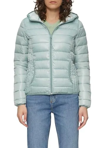 QS Steppjacke mit Kapuze in Lind Green - Funktionsjacke mit Kapuze, ideal für Freizeitaktivitäten, bietet hohen Tragekomfort dank regular fit und elastischen Abschlüssen.