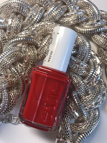 essie Nail Lacquer Nagellack Nr 61 Russian Roulette 13,5ml in rot von essie