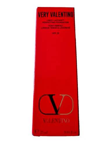 Valentino Foundation MA 4 Make Up - Beige Flüssigfoundation, 25 ml, sorgt für einen makellosen Teint und langanhaltende Deckkraft, ideal für jeden Anlass.