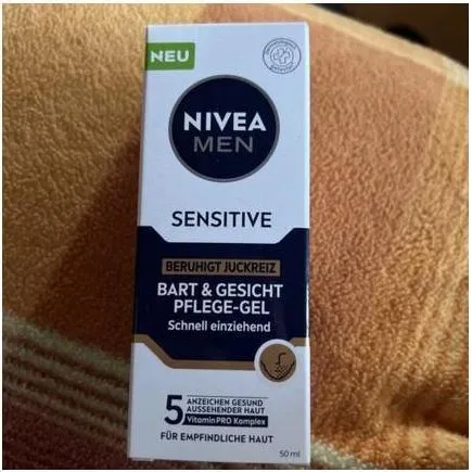 NIVEA MEN SENSITIVE BART & GESICHT Gesichtspflege-Gel (50 ml) - Tagespflege für empfindliche Haut, beruhigt Juckreiz und pflegt Bart und Gesicht für ein angenehmes Hautgefühl.