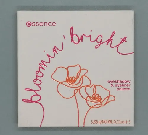 Essence: Bloomin' Bright Eyeshasdow & Eyeliner Palette- 01 See Me Bloomin' 5,85g