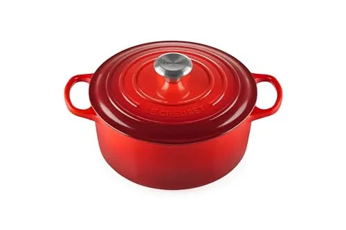 Le Creuset Signature Gusseisen-Bräter Ø 24 cm - Runder Gusseisen-Bräter, ideal für alle Herdarten inkl. Induktion. Perfekte Wärmeverteilung für energiesparendes Garen, ideal zum Schmoren, Braten und Servieren.