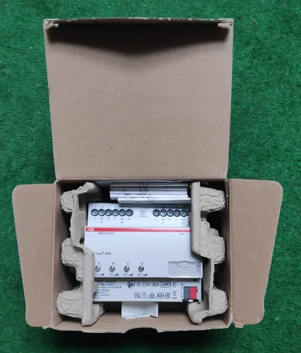 Busch-Jaeger UD/S4.210.2.1 LED-Dimmer 4 x 210 W/VA von ABB