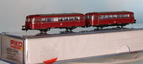 PIKO N 40250 - N Schienenbus 798 mit Steuerwagen 998.6 DB IV - Modelleisenbahn mit funktionssicherem Antrieb und Digitalschnittstelle, ideal für präzise Fahr- und Beleuchtungssteuerung.
