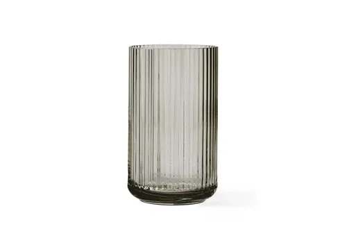 Lyngby Porcelæn Glasvase H 20 cm, smoke – Schlichte Eleganz - Vasen, designikone aus glas mit einzigartiger geriffelter struktur für stilvolle akzente in jedem raum.