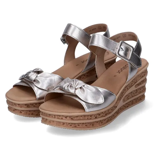 Gabor Damen Keilsandalen - Bequeme Sommerschuhe mit Keilabsatz - Kategorie: Wanderschuhe. Ideal für den Sommer, bieten diese Sandalen perfekten Tragekomfort dank der hochwertigen Lederverarbeitung und des 7 cm hohen Keilabsatzes.