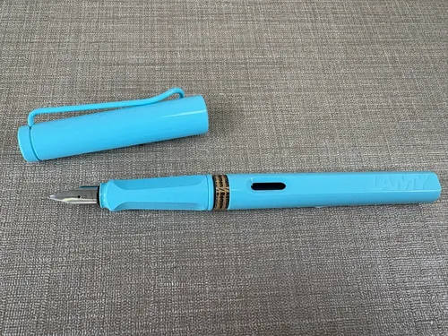 LAMY Füllhalter Füller Safari Feder M aquasky 0D1 in blau von L'AMY
