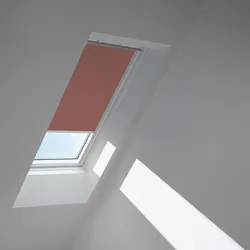 VELUX Verdunkelungsrollo DKL CK02 4578S – Optimaler Lichtschutz - Rollos für VELUX-Dachfenster, bieten beste Verdunkelung und Energieeinsparung durch spezielle Aluminium-Beschichtung. Ideal für Schlafräume, einfache Montage und stufenlose Einstellung.