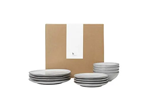 Broste Copenhagen Nordic Sand Tafelset 12tlg. - Einzigartiges Geschirrset - Services: 12-teiliges Steingut Geschirrset, inspiriert von skandinavischen Stränden, jedes Stück ist ein handgefertigtes Unikat mit variierenden Sandtönen.