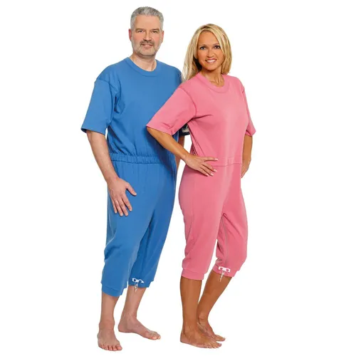 Suprima CareBasic Pflegeoverall kurz 4082 L beere - Inkontinenz Schutzhosen & Unterwäsche, komfortabler Pflegeoverall in beere für optimale Bewegungsfreiheit und einfachen Zugang.