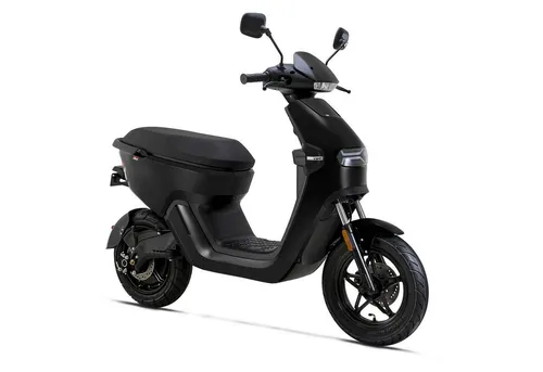 AsVIVA E-Motorroller EM1 – 1200W Bosch-Motor, 45 km/h in schwarz von Stadtfalter