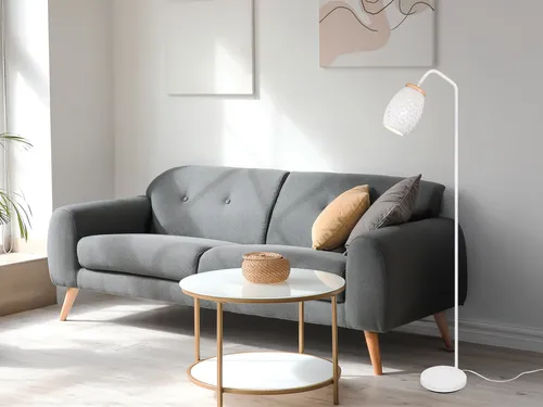Moderne LED Stehlampe für Wohnzimmer Ecke hinter Sofa, H: 147cm - Diese elegante Stehlampe mit 147cm Höhe überzeugt durch ihr einzigartiges Lichtspiel und die stilvolle Kombination aus weißem Metall und Holz. Ideal für Wohnräume und vielseitig einsetzbar.