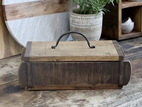 Chic Antique Grimaud Backsteinform mit Deckel - Dekorative Box im Landhausstil, vielseitig einsetzbar für Kerzen, Gewürze oder Pflanzen. Einzigartiges Design mit Metallgriff, Maße: H 10/L 30/B 14cm.