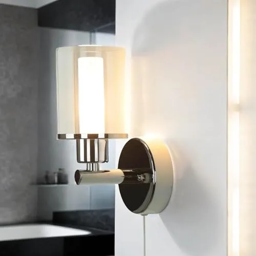 Licht-Erlebnisse Kleine Badlampe mit Schalter - IP44 Wandleuchte im Jugendstil mit Zugpendel Schalter, ideal für das Badezimmer - hoher Schutz vor Dampf und Nässe, perfekt neben dem Spiegel.