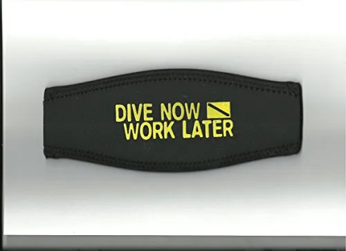 Maskenband, schwarz, Aufdruck:Dive Now-Work Later in gelb
