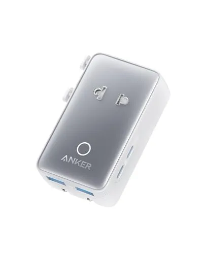 Anker Nano Reiseadapter - Universeller 5-in-1 Adapter mit USB Ports - Internationale Netzadapter: Lade bis zu 4 Geräte gleichzeitig mit 2x USB-A und 2x USB-C Ports. Kompakt und leicht, perfekt für Reisen in über 200 Ländern!