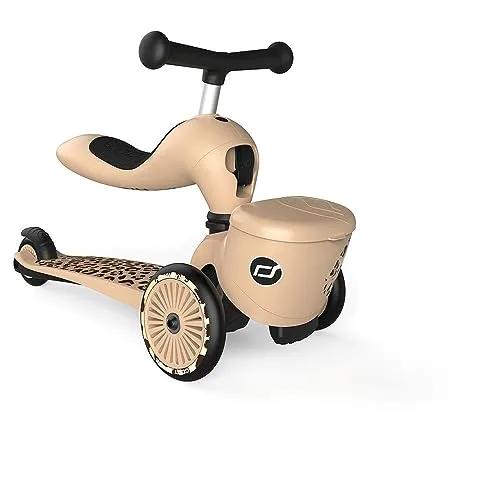Scoot and Ride Highwaykick 1 Kinderfahrzeug - 2in1 Kickboard und Lauflernhilfe in Leopard/Beige, inklusive praktischer Aufbewahrungsbox, ideal für Kinder ab 12 Monaten.