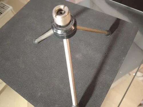 MONACOR MS-4 TISCHSTATIV für Mikrofone 3-Bein je 105mm 5/8