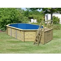 Karibu Pool 4 Set B mit Filteranlage und Sonnenterrasse - Wetterfester Massivholzpool mit 38 mm Blockbohlen, 111 cm Wassertiefe und 19,5 m³ Volumen. Inklusive einfacher Montage durch innovative Folienbefestigung und hochwertiger Edelstahlleiter.