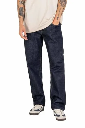 Reell Lowfly 2 Ink Blue 32/30 - Stylische Hose für jeden Anlass - Die Reell Lowfly 2 Ink Blue 32/30 bietet einen lässigen Schnitt und hohen Tragekomfort. Perfekt für Freizeit und Alltag, überzeugt sie durch ihr modernes Design und vielseitige Kombinierbarkeit.