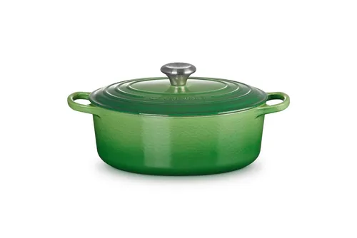 Le Creuset Signature Gusseisen-Bräter Ø 27 cm, Oval, Bamboo - Hochwertiger ovaler Gusseisen-Bräter mit Deckel für alle Herdarten inkl. Induktion. Ideal zum schonenden Garen und Servieren, mit gleichmäßiger Wärmeverteilung und -speicherung. Einfach zu reinigen und Made in France.