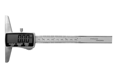 Digitaler Tiefenmessschieber 0-150 mm mit großem Display - Messwerkzeuge: Robuster Tiefenmessschieber aus rostfreiem Stahl mit großem Display für einfache Ablesbarkeit und präzise Messungen bis 0,01 mm. Lieferung inklusive Batterie und schützender Kunststoff-Box.