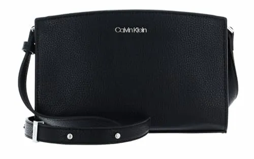 Calvin Klein Damen Code Crossbody K60K609870 - Stilvolle Umhängetasche - Umhängetasche in elegantem Schwarz, nachhaltig produziert und perfekt für den täglichen Gebrauch.