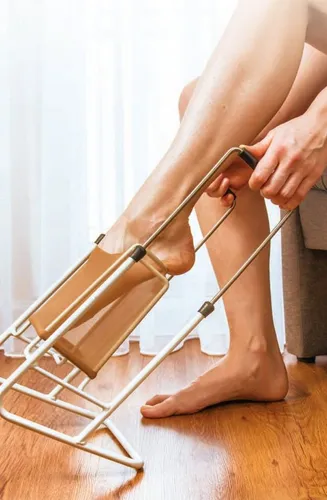 Kompressionsstrumpfanzieher Standard-Weit - Praktischer Kompressionsstrumpfanzieher für einfaches Anziehen von Kompressionsstrümpfen, ideal für Senioren und Personen mit Mobilitätseinschränkungen.